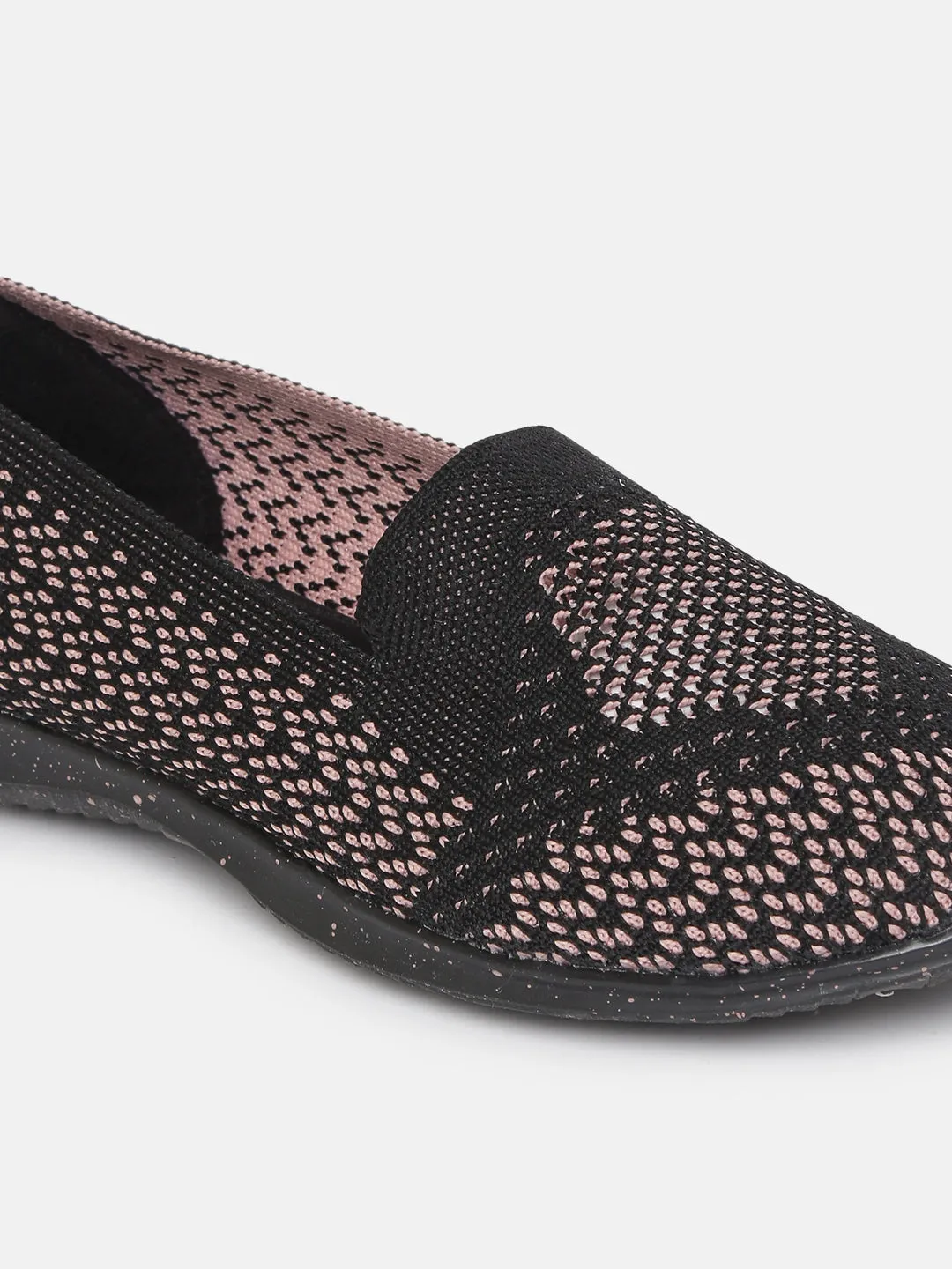 Flat Ballerinas in Woven Design