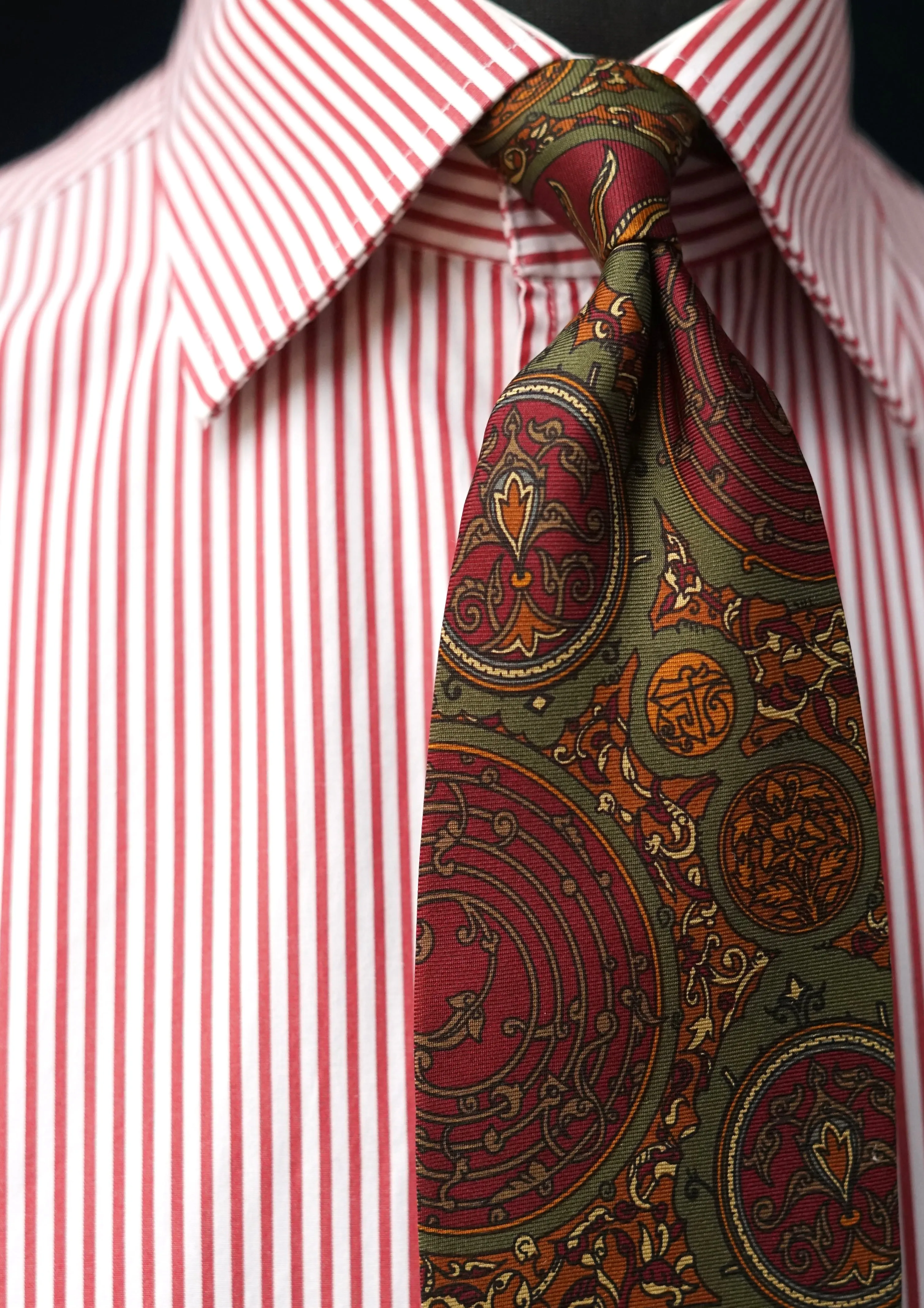 Madama Lightweight Vintage Tie