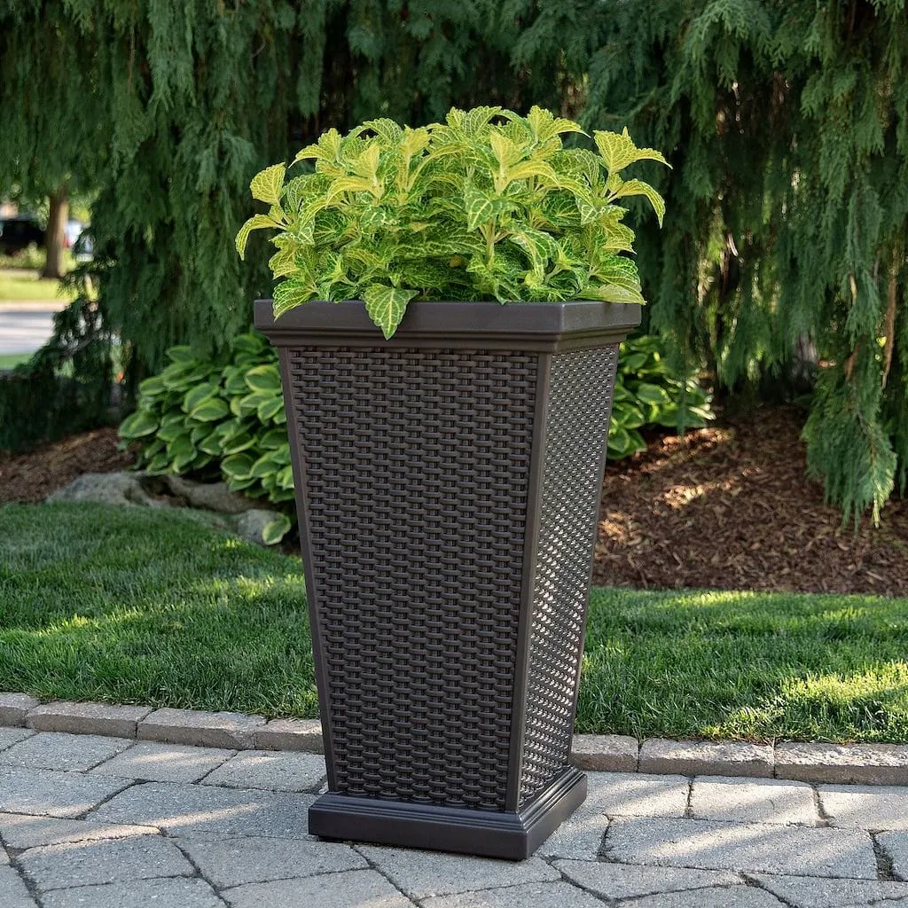 Mayne Wellington Tall Planter