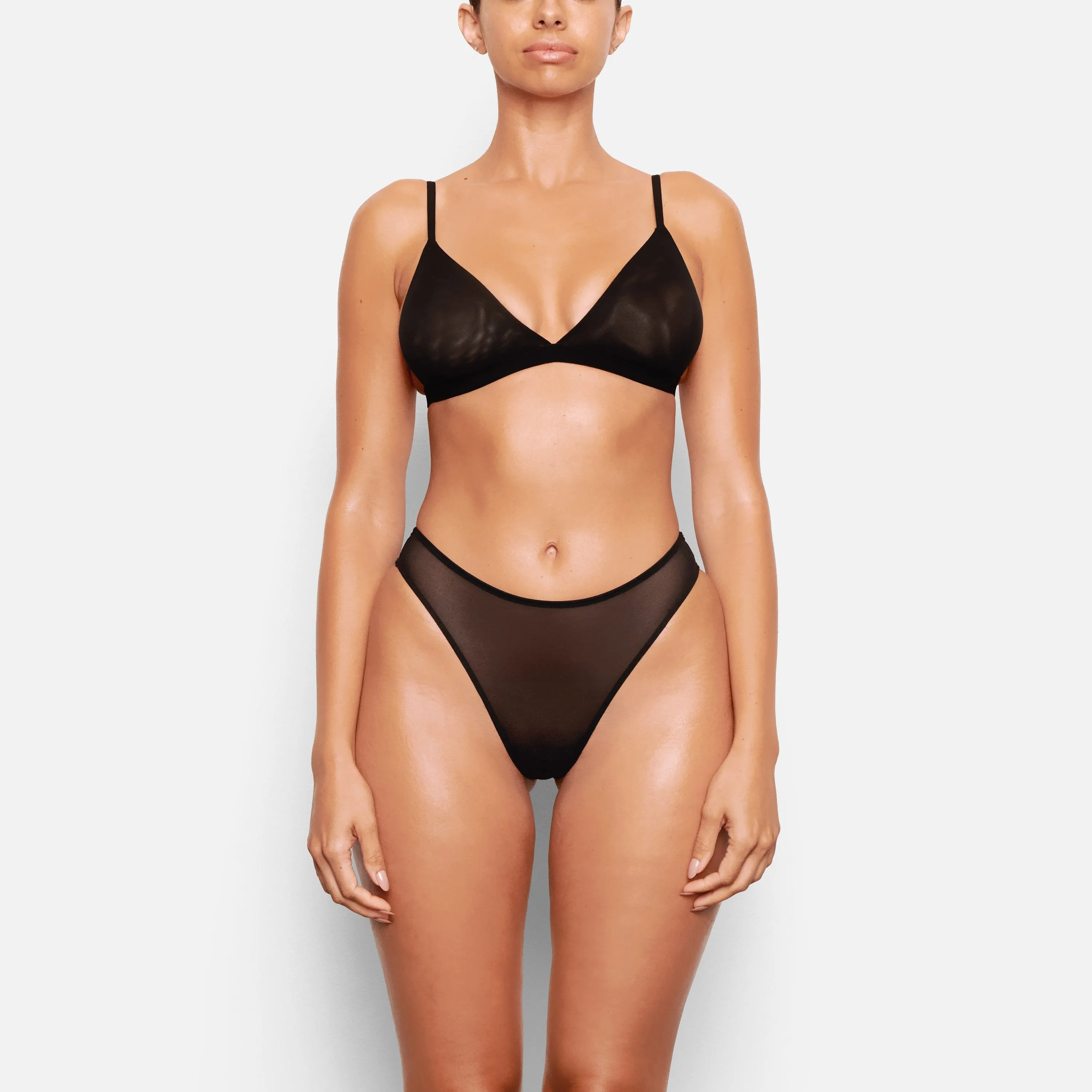 MESH TRIANGLE BRALETTE | ONYX