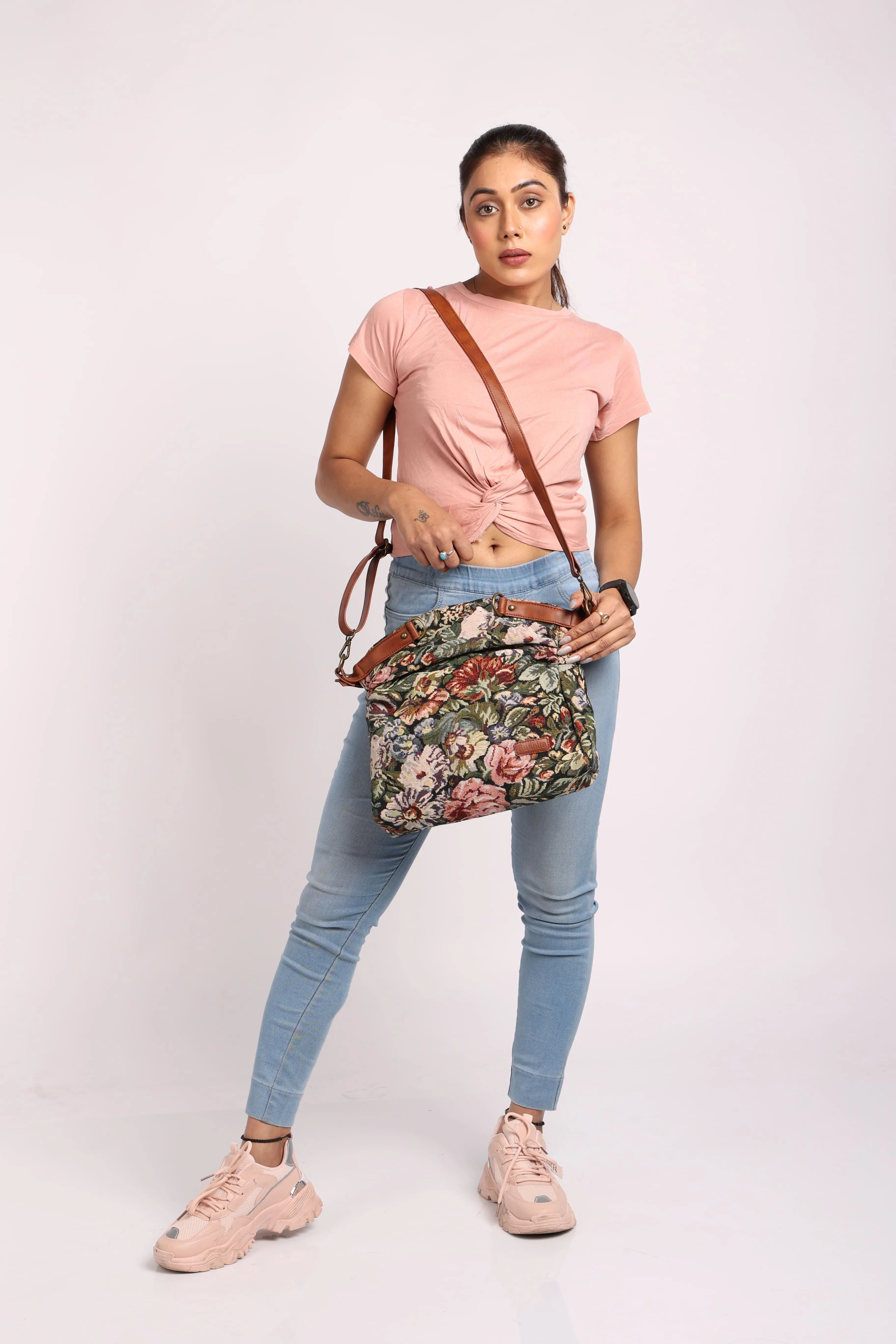 Rudhira Floral Smart Tote bag