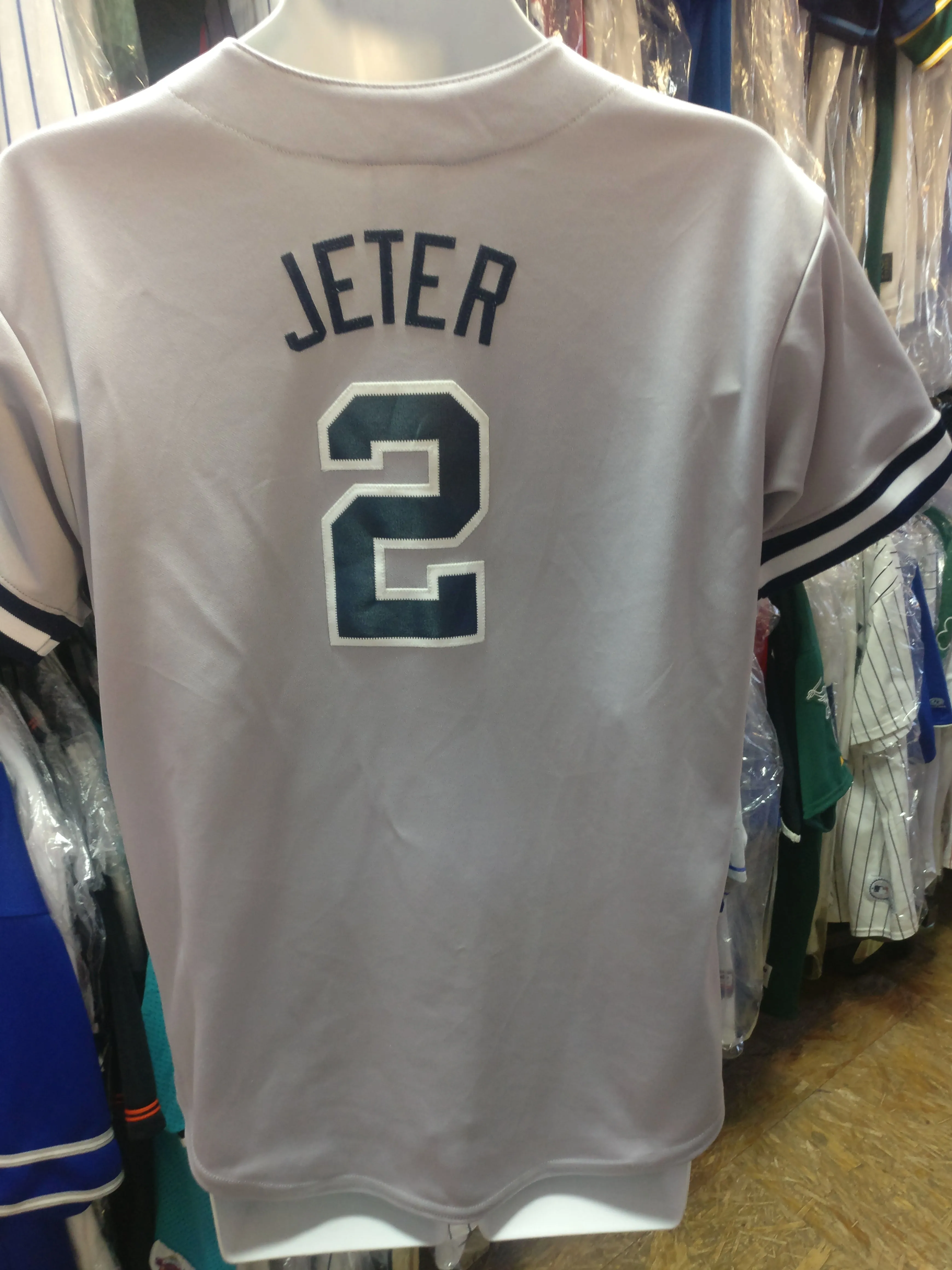 Vintage #2 DEREK JETER New York Yankees MLB Majestic Jersey YXL