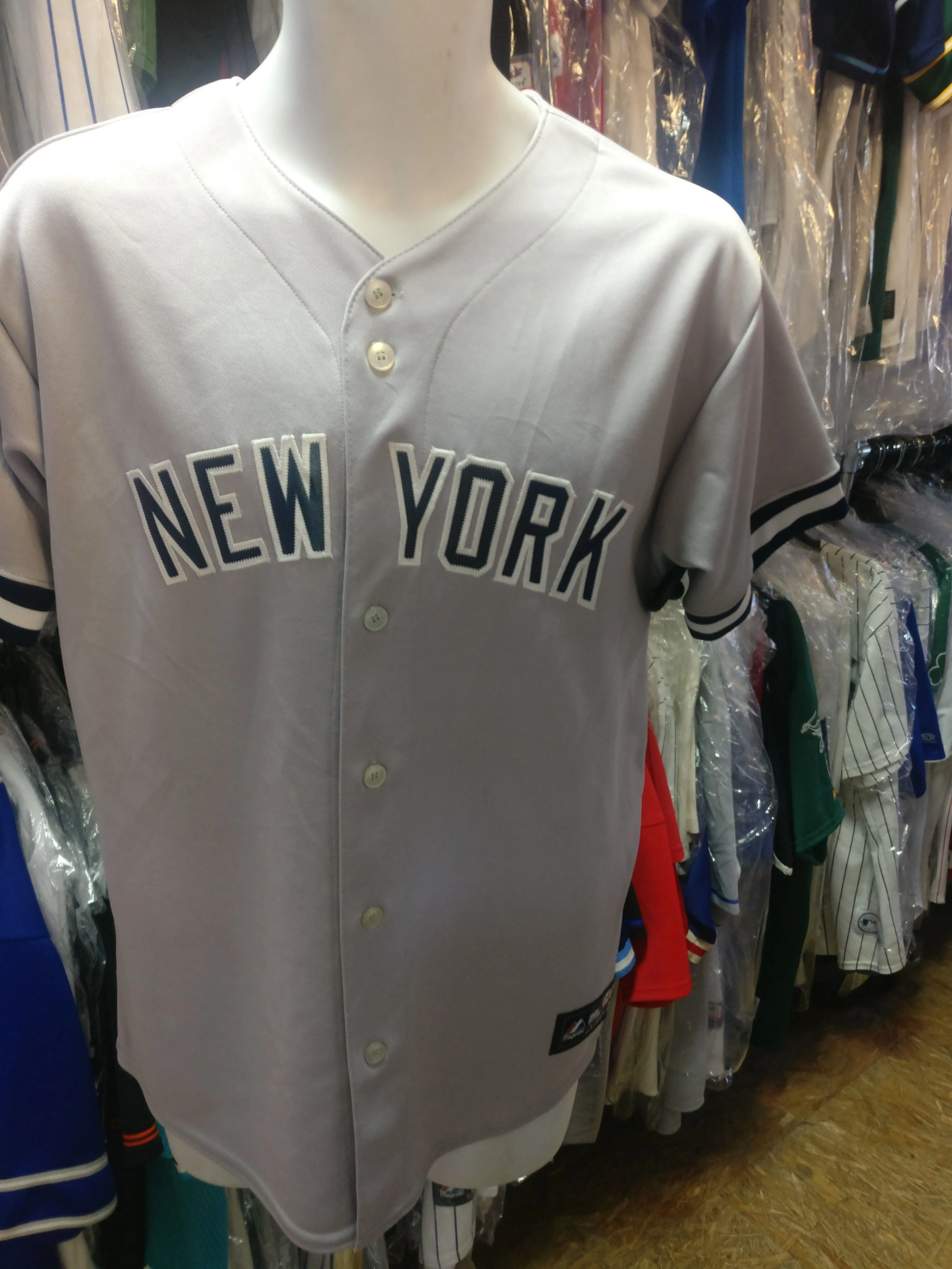 Vintage #2 DEREK JETER New York Yankees MLB Majestic Jersey YXL